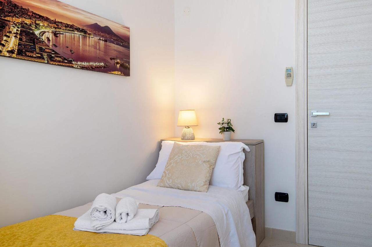 La Preziosa Apartment Duomo เนเปิลส์ ภายนอก รูปภาพ