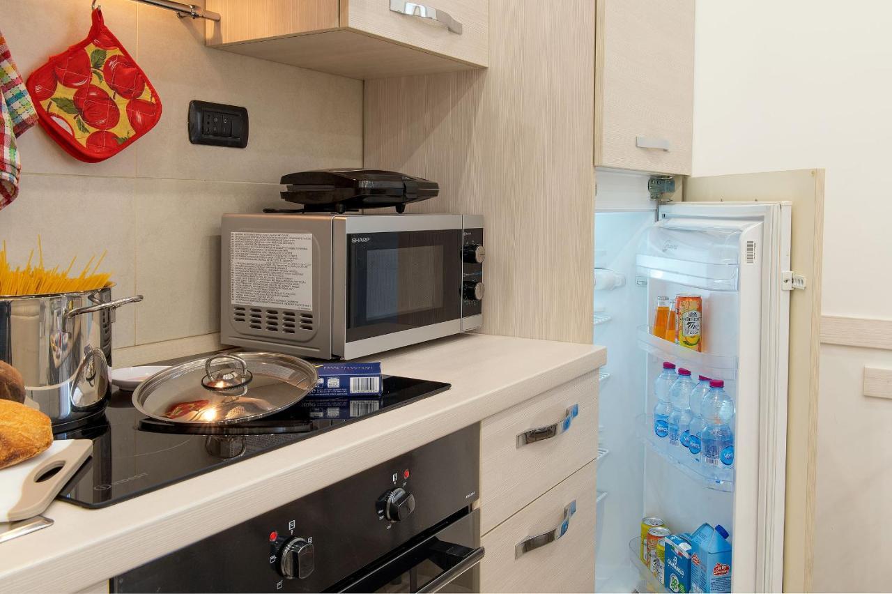 La Preziosa Apartment Duomo เนเปิลส์ ภายนอก รูปภาพ